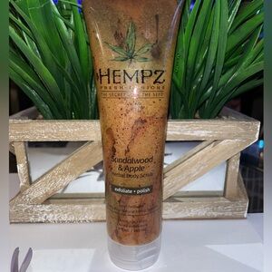 Hempz Sandalwood & Apple Herbal Scrub
